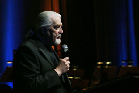 Hagen Lord speaks sideview