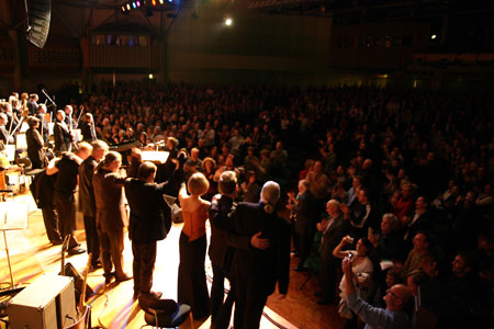 Hagen ovation