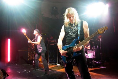 sunflower-jam-773 Roger Glover and 'the freshly manicured' Steve Morse...