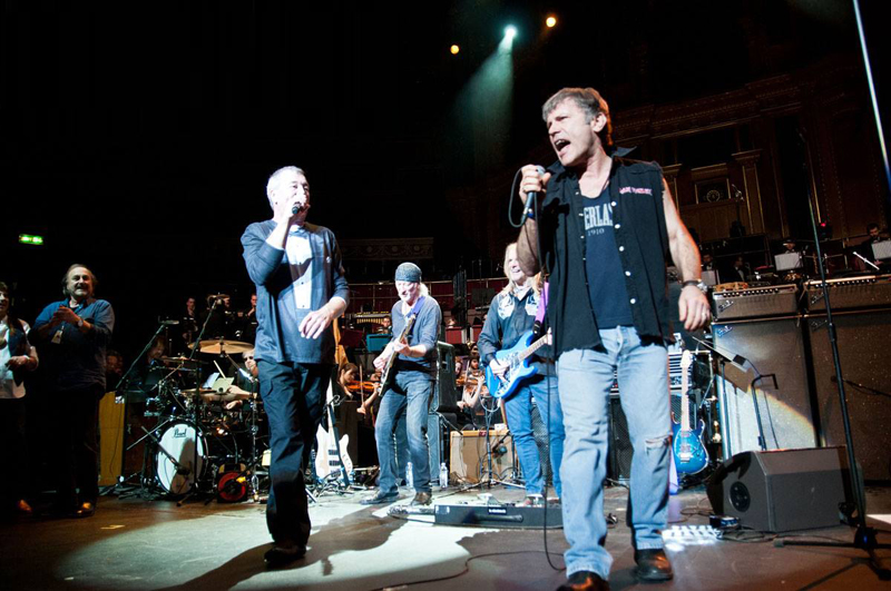 Bruce Dickinson onstage with Deep Purple for Hush. Photo: Toward Infinity